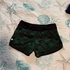 lululemon athletica speed shorts size